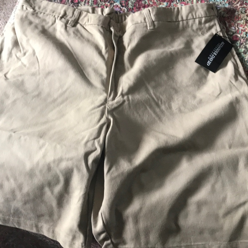 Brand New Men’s Shorts🌟